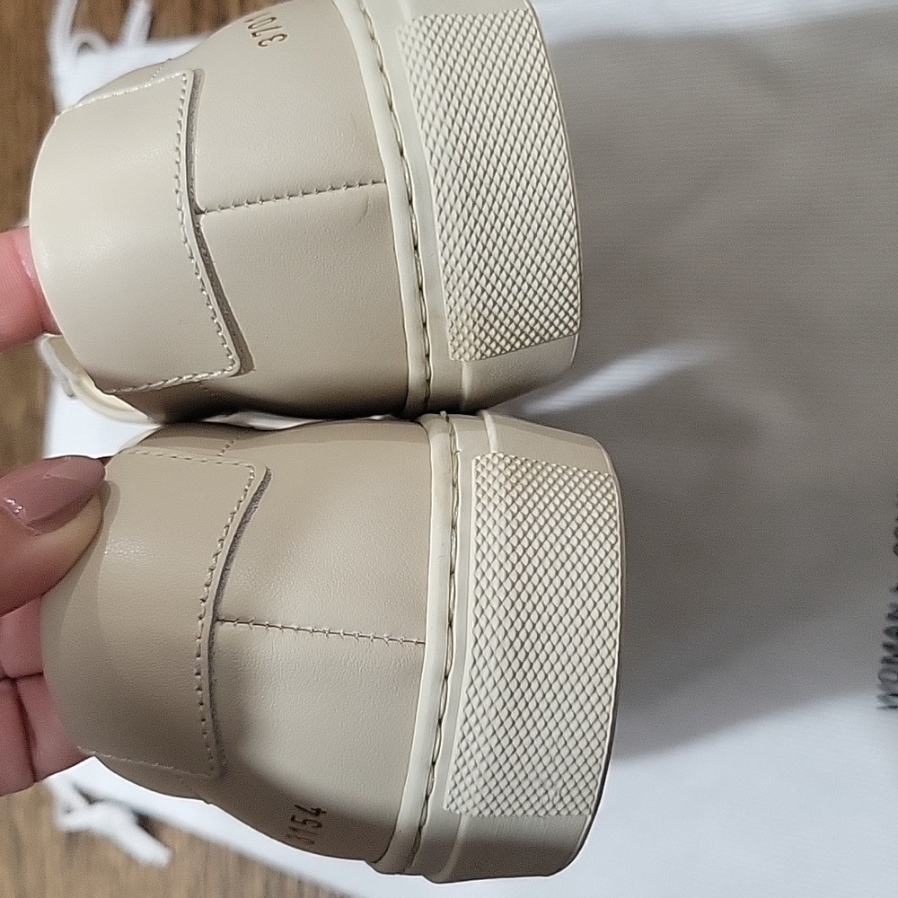 Common Projects Low Top Leather Sneakers -Achilles - Picture 7 of 12